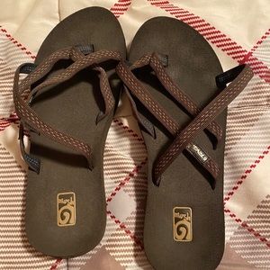 Womens teva sandals size 9.